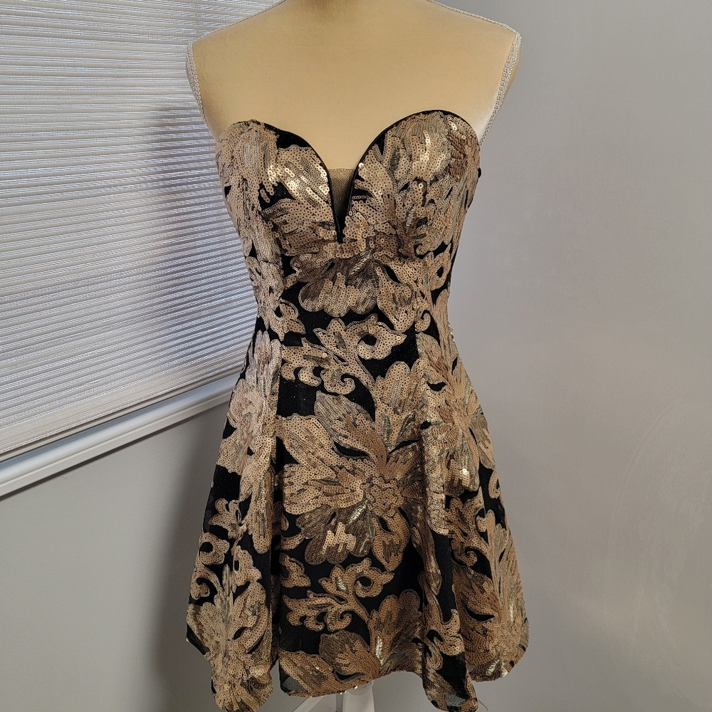 Abby Paris Strapless Black Gold Sequin Gown Mini Fit And Flare Prom Size Small